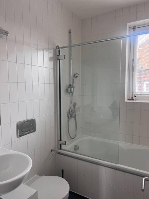 Central , Bright And Modern Flat Up To 4 People London Ngoại thất bức ảnh