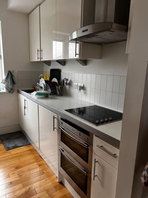 Central , Bright And Modern Flat Up To 4 People London Ngoại thất bức ảnh
